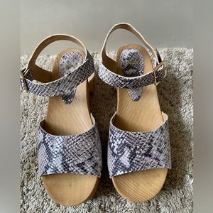 Asos snake print wooden look platform wedge. Sz7